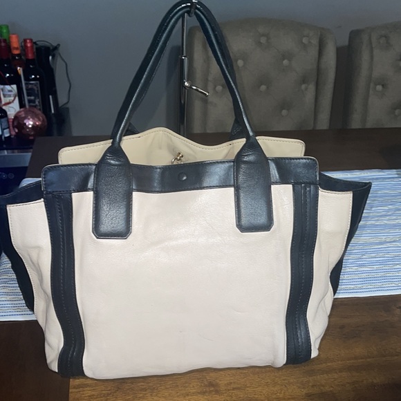 Chloé Alison Shopper Tote GUC - Picture 4 of 17